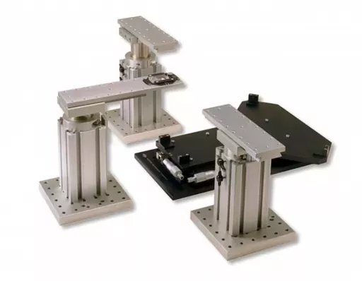 MT-1000/MT-2000/MT-2200 Systèmes de translation du microscope et 3 supports indépendants